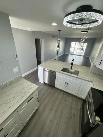 220 SW 9th Avenue Hallandale Beach FL 33009