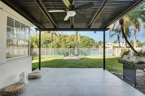 285 Cameron Drive Weston FL 33326
