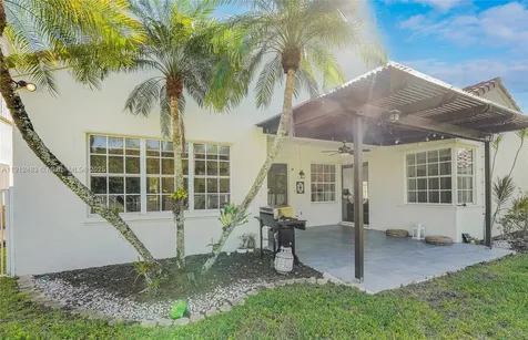 285 Cameron Drive Weston FL 33326