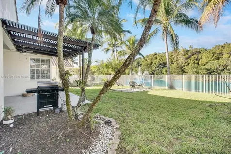 285 Cameron Drive Weston FL 33326