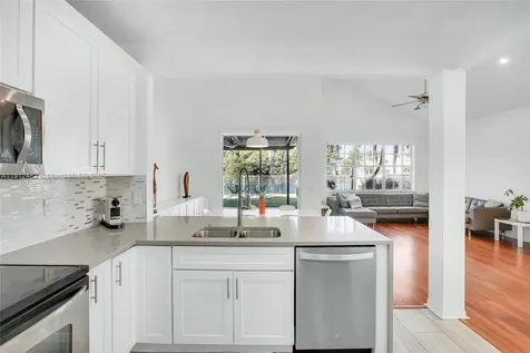 285 Cameron Drive Weston FL 33326
