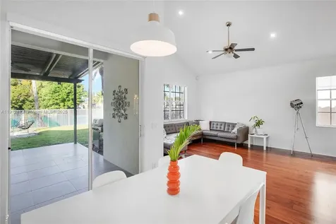 285 Cameron Drive Weston FL 33326