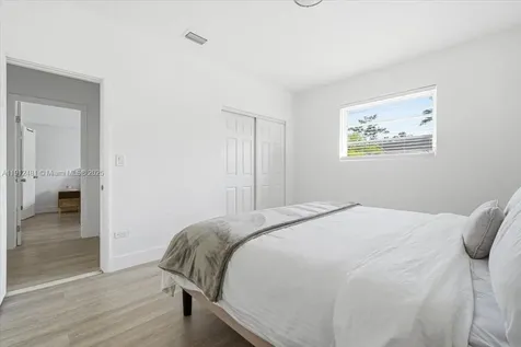 10845 Peachtree Drive Miami FL 33161