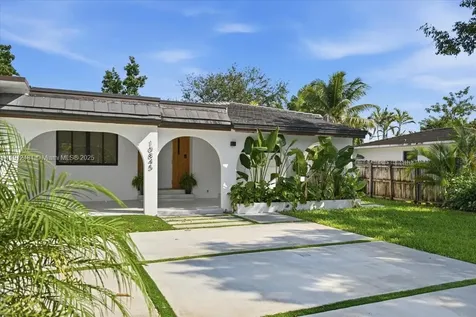 10845 Peachtree Drive Miami FL 33161