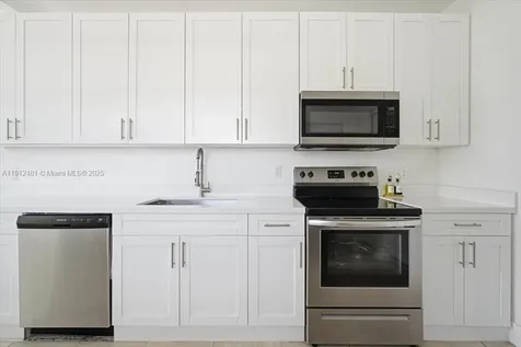 10845 Peachtree Drive Miami FL 33161