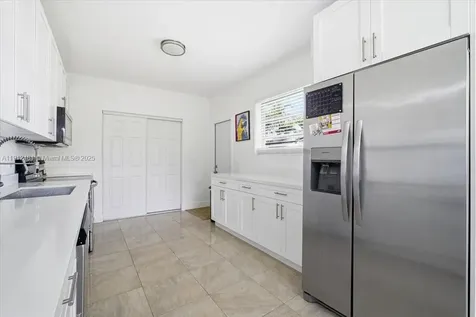 10845 Peachtree Drive Miami FL 33161