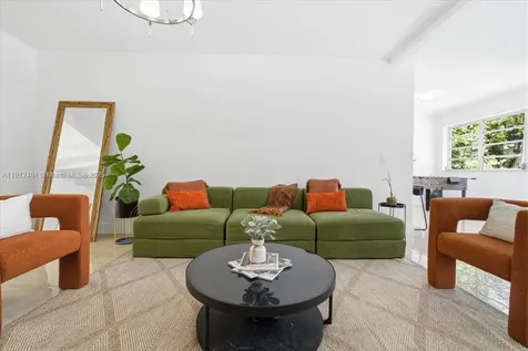 10845 Peachtree Drive Miami FL 33161