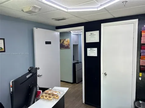 6009 Dawson Street Hollywood FL 33023