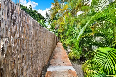 1610 Michigan Avenue Miami Beach FL 33139