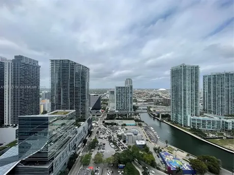 68 SE 6th Street Miami FL 33131