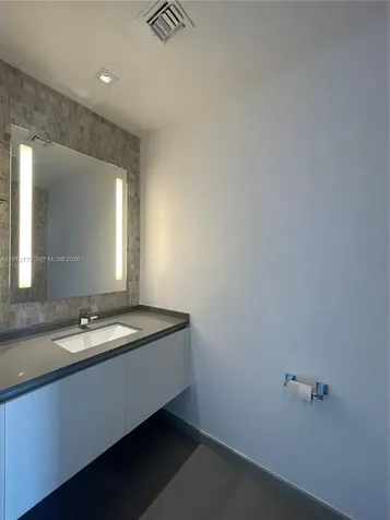 68 SE 6th Street Miami FL 33131