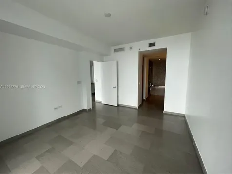 68 SE 6th Street Miami FL 33131
