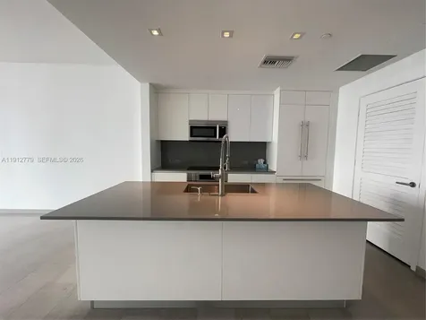68 SE 6th Street Miami FL 33131