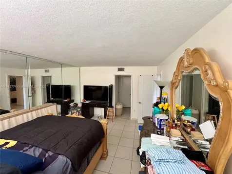 16518 NE 26th Avenue North Miami Beach FL 33160