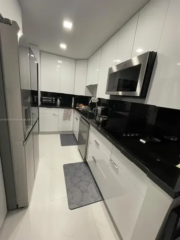20400 W Country Club Drive Aventura FL 33180
