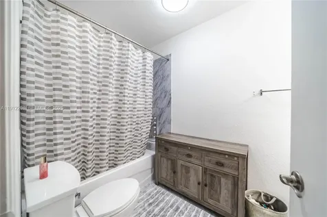 2040 NE 167th Street North Miami Beach FL 33162