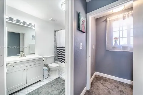 2040 NE 167th Street North Miami Beach FL 33162