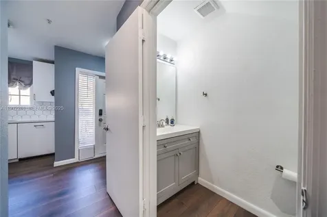 2040 NE 167th Street North Miami Beach FL 33162