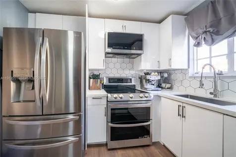 2040 NE 167th Street North Miami Beach FL 33162