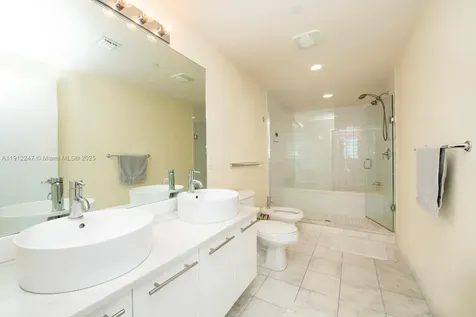 888 Biscayne Boulevard Miami FL 33132