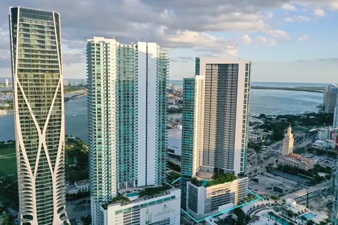888 Biscayne Boulevard Miami FL 33132