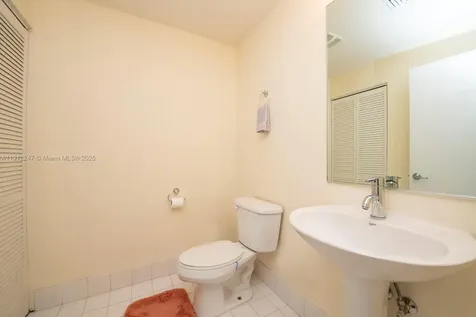 888 Biscayne Boulevard Miami FL 33132