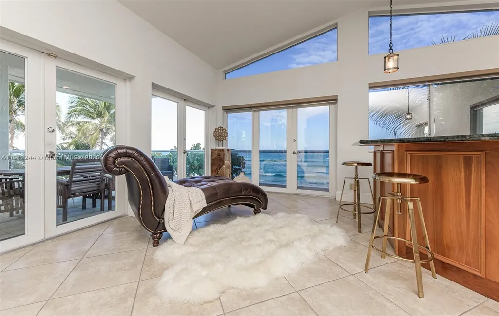 302 Balboa Street Hollywood FL 33019