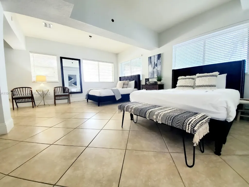302 Balboa Street Hollywood FL 33019