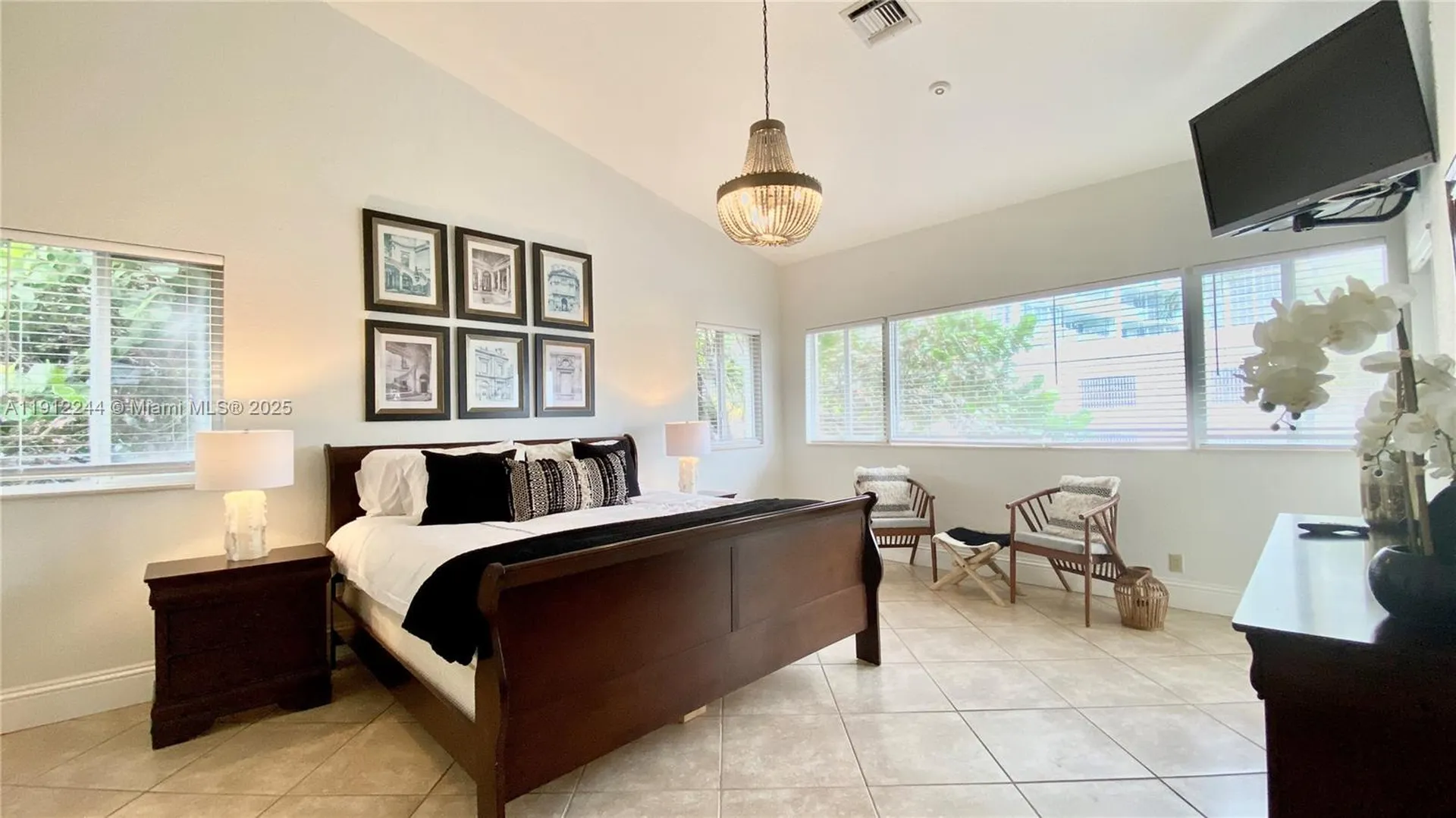 302 Balboa Street Hollywood FL 33019