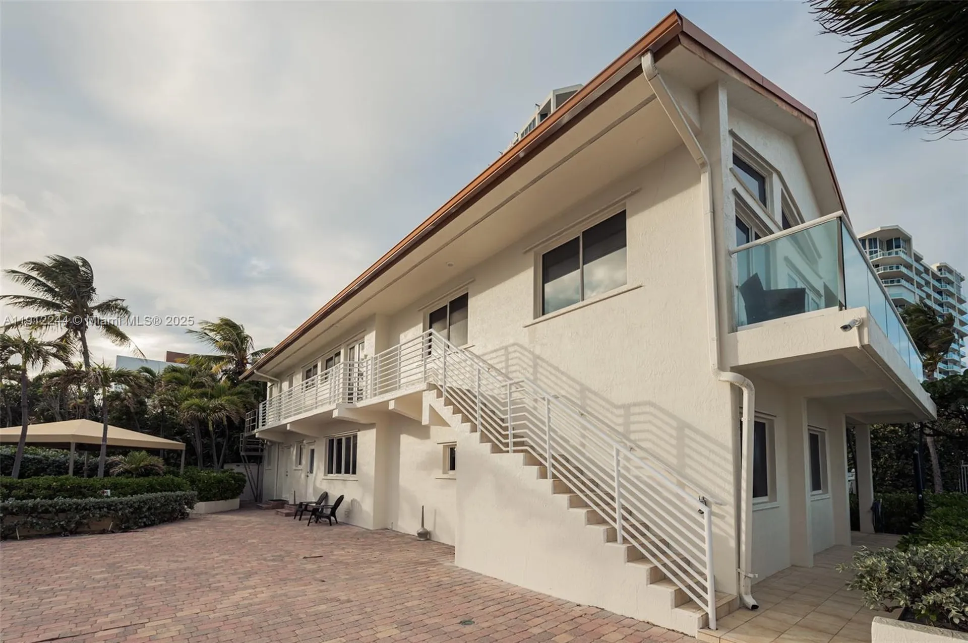 302 Balboa Street Hollywood FL 33019