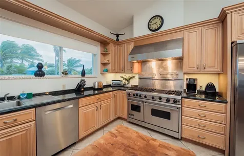 302 Balboa Street Hollywood FL 33019