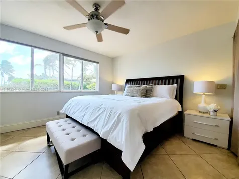302 Balboa Street Hollywood FL 33019