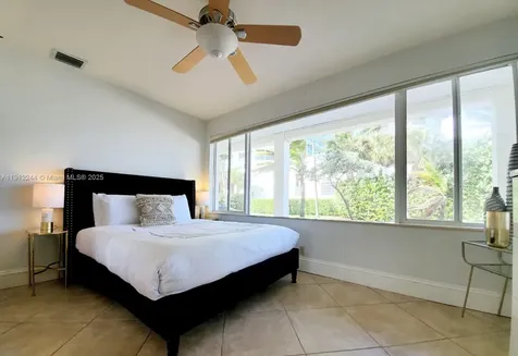 302 Balboa Street Hollywood FL 33019