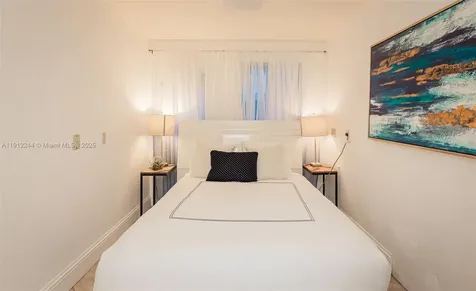 302 Balboa Street Hollywood FL 33019
