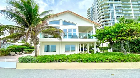 302 Balboa Street Hollywood FL 33019