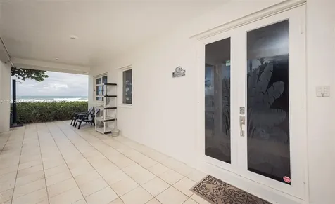 302 Balboa Street Hollywood FL 33019