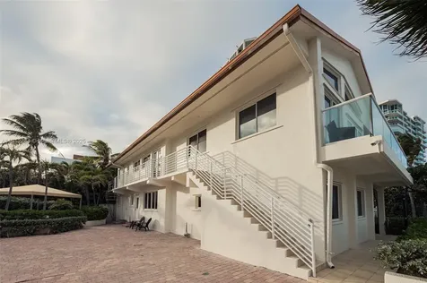302 Balboa Street Hollywood FL 33019