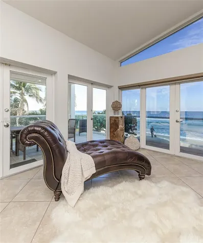 302 Balboa Street Hollywood FL 33019