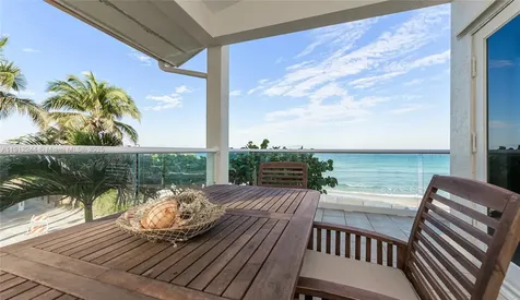 302 Balboa Street Hollywood FL 33019