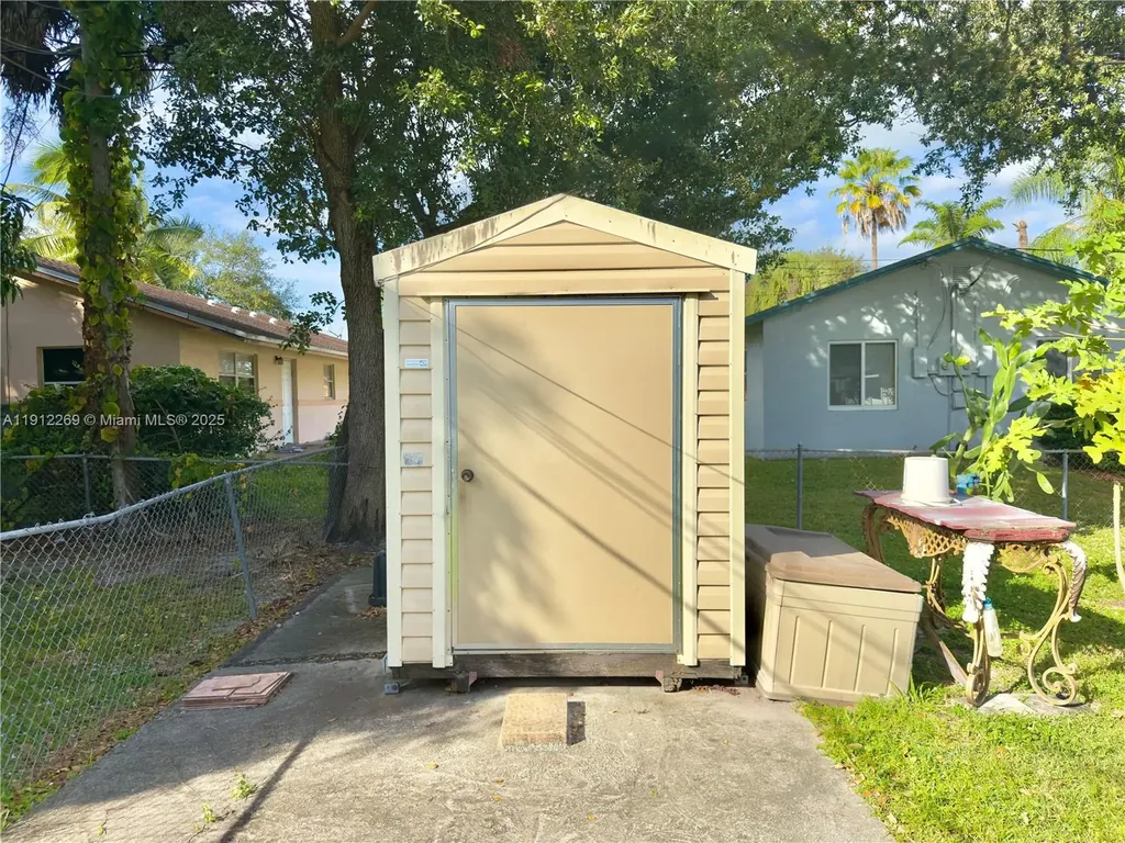 6137 Garfield Street Hollywood FL 33024