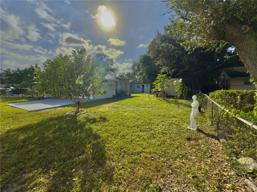 6137 Garfield Street Hollywood FL 33024