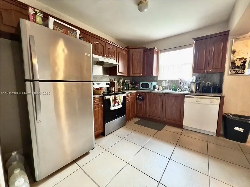 6137 Garfield Street Hollywood FL 33024