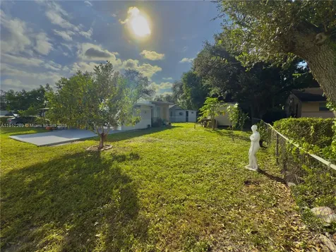 6137 Garfield Street Hollywood FL 33024