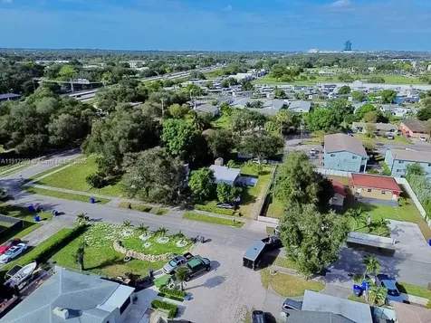6137 Garfield Street Hollywood FL 33024