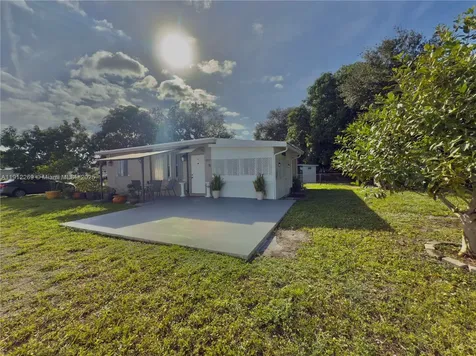 6137 Garfield Street Hollywood FL 33024