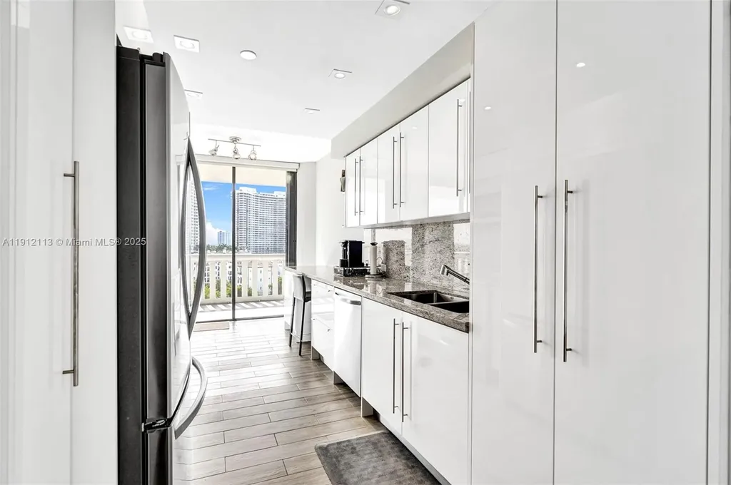 3000 Island Boulevard Aventura FL 33160