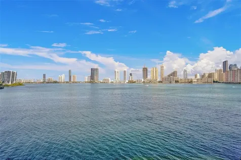3000 Island Boulevard Aventura FL 33160