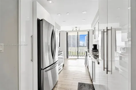 3000 Island Boulevard Aventura FL 33160
