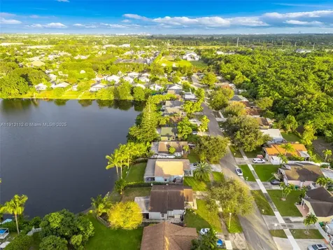 12911 SW 17th Place Davie FL 33325