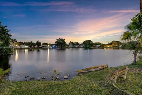 12911 SW 17th Place Davie FL 33325